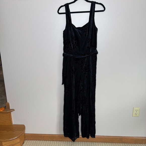 Anthropologie Moulinette soeurs Black Velvet belted Jumpsuit NWT 6 - Picture 2 of 11